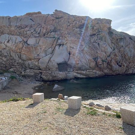 Appartamento Il Caracolo A Cala Francese ラ・マッダレーナ エクステリア 写真