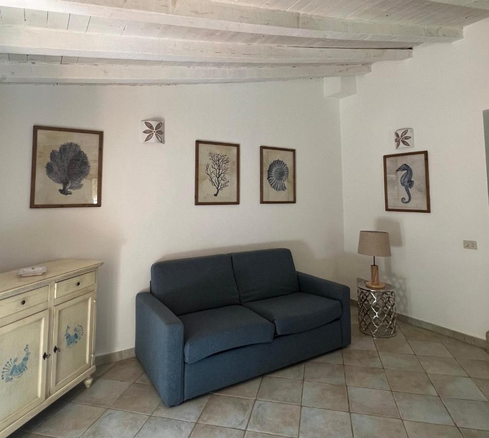 Appartamento Il Caracolo A Cala Francese ラ・マッダレーナ エクステリア 写真
